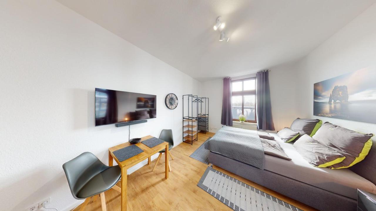 Sweethome - Zentral - Kueche & Parkplatz, Wifi Halle  Exterior foto