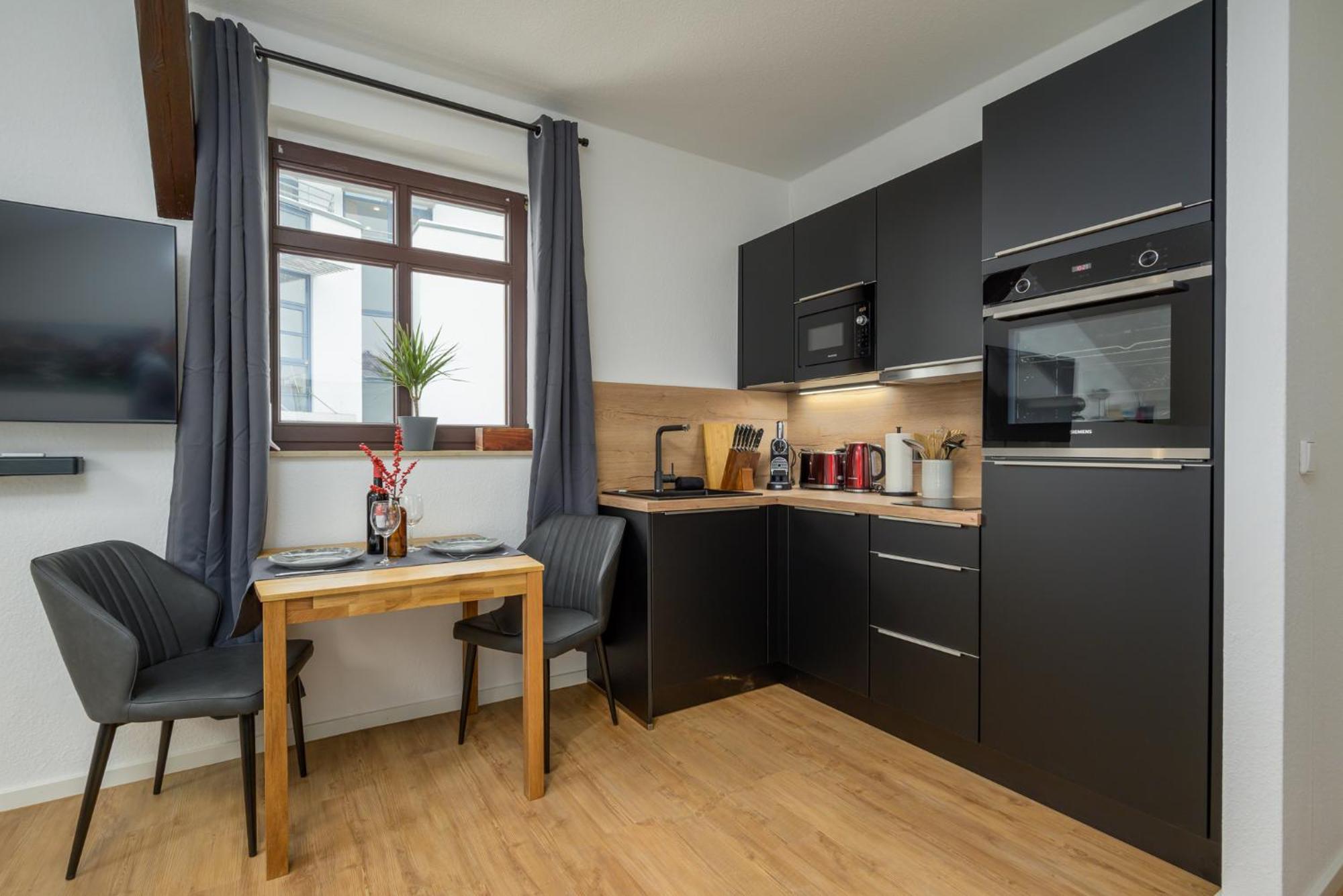 Sweethome - Zentral - Kueche & Parkplatz, Wifi Halle  Exterior foto