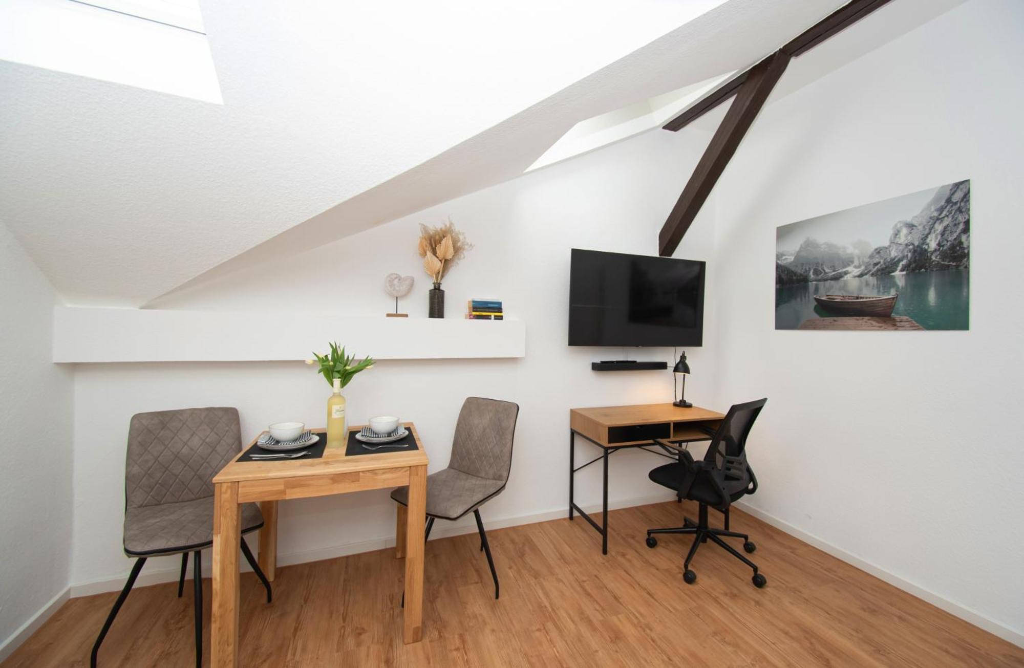 Sweethome - Zentral - Kueche & Parkplatz, Wifi Halle  Exterior foto