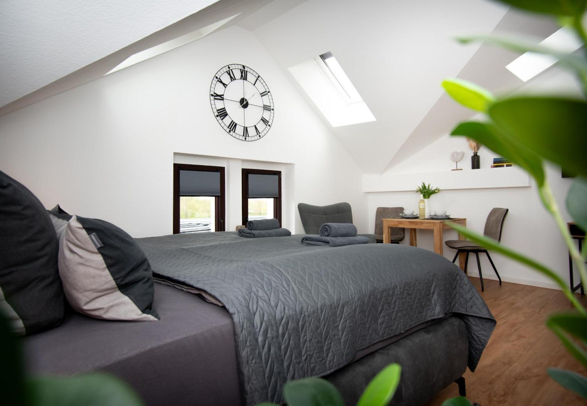 Sweethome - Zentral - Kueche & Parkplatz, Wifi Halle  Exterior foto
